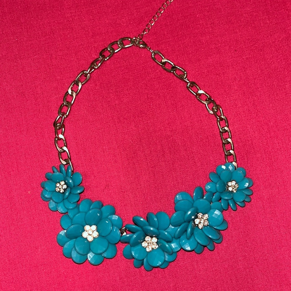 Floral chunky necklace